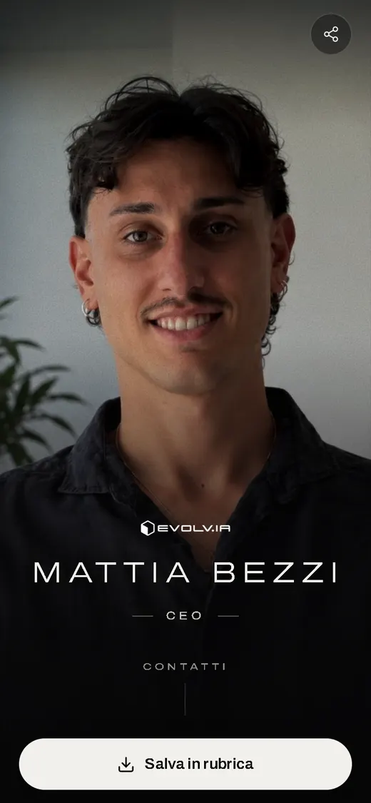 La pagina personale di Mattia Bezzi, fondatore di Evolv.IA vista da telefono